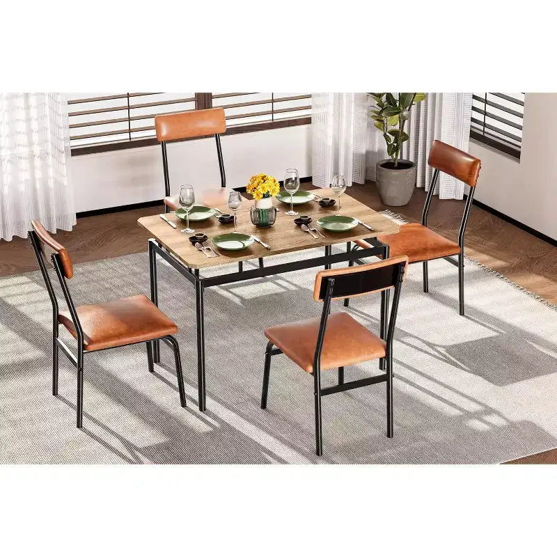 Ensemble de salle à manger industriel 5 pièces pour 4 personnes, table et chaises marron avec revêtement en similicuir, design compact pour petits espaces, surface facile à nettoyer