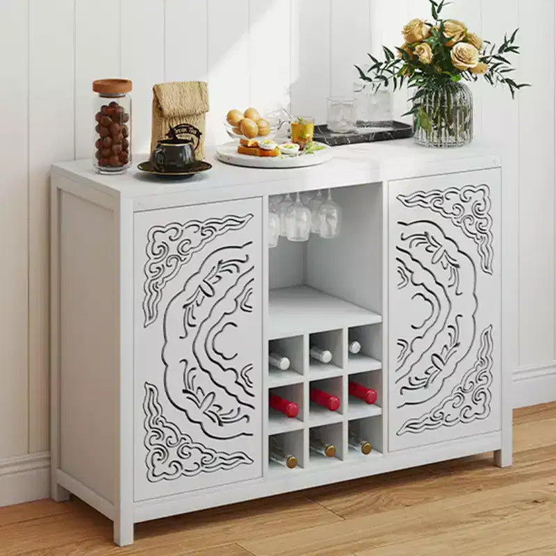 Meuble de Bar à Vin AEELLEEA avec 2 Portes, Buffet en MDF, Meuble de Rangement pour Alcool avec Porte-Bouteilles et Porte-Verres pour Salon, Salle à Manger, Cuisine, Blanc