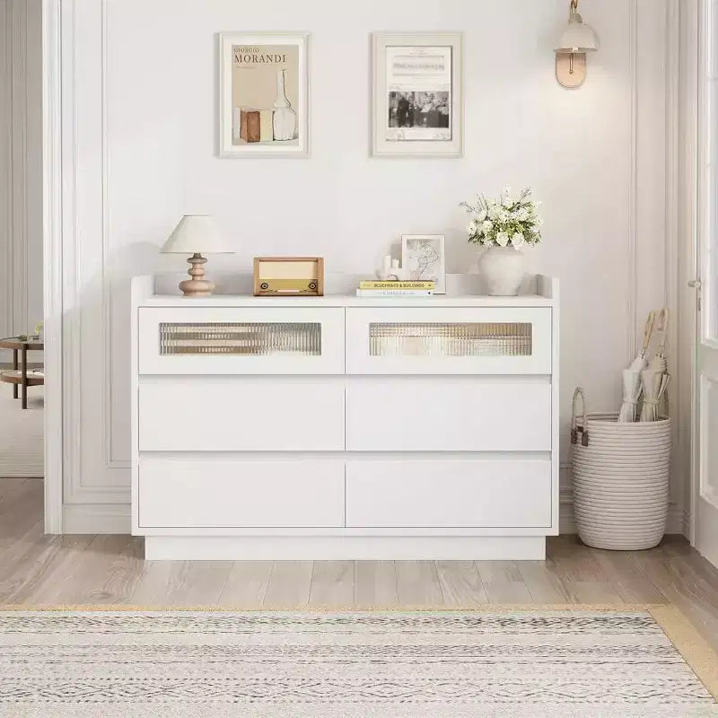Commode moderne à 6 tiroirs avec lumières LED intégrées, 120 cm de large. Commode de rangement en bois blanc pour chambre, salon ou entrée.