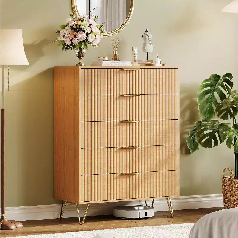 Commode cannelée pour chambre à coucher avec 5 tiroirs, commode de chambre moderne de 81 cm de large en bois avec poignée en métal, organisateur de rangement pour vêtements, meuble TV