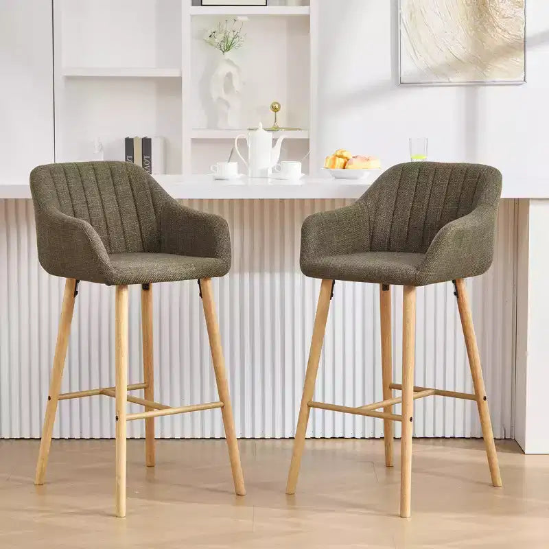 Tabourets de bar Zeus & Ruta en lin moderne rembourrés, lot de 2 avec dossier, accoudoirs et pieds en bois, hauteur îlot de cuisine