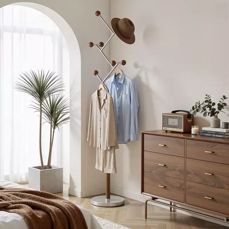 Bekrvio Porte-Manteau sur Pied avec Base en Marbre Lourd, Arbre à Manteaux en Métal Extra-Stable avec 8/9 Crochets en Bois Massif pour Vêtements, Chapeaux et Sacs