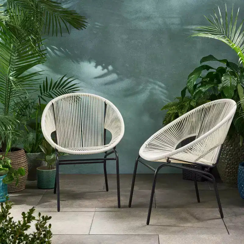 Lot de 2 chaises de patio, chaises d'extérieur en rotin avec pieds en métal, chaises de salle à manger de patio avec dossier tressé pour jardin, cour ou balcon