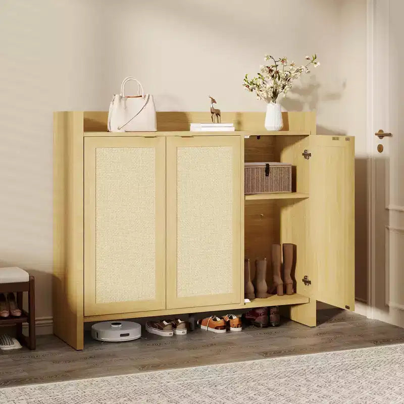 Meuble à chaussures multi-niveaux COZONY avec portes en rotin et étagères réglables pour entrée et couloir