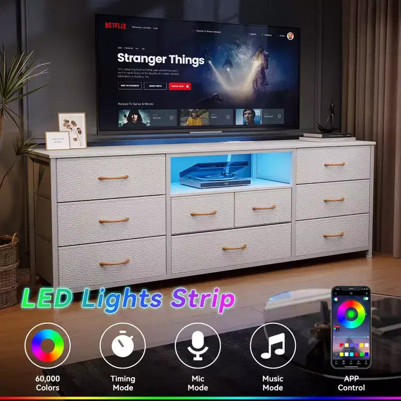 Meuble TV blanc de 140 cm de large, commode de 9 tiroirs avec prises électriques, lumières LED, console multimédia pour TV de 65 pouces, commode de rangement de chambre, centre de divertissement