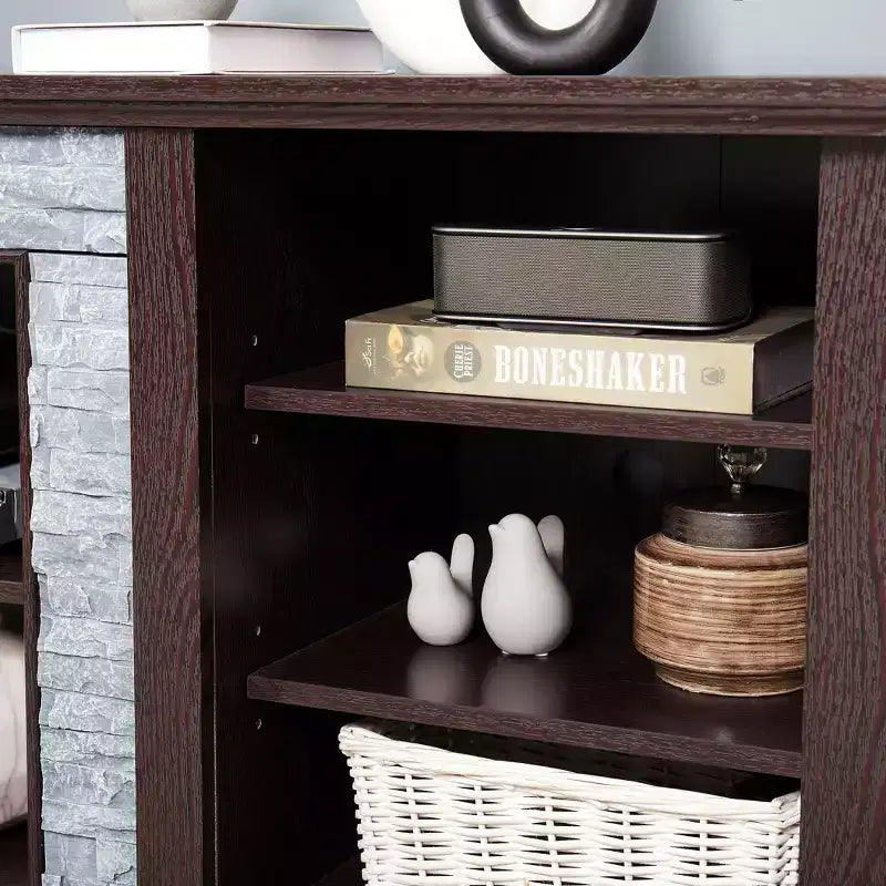 Meuble TV TUYOHW pour téléviseurs jusqu'à 75 pouces, console multimédia de style campagnard avec contour en fausse pierre empilée et étagères ouvertes