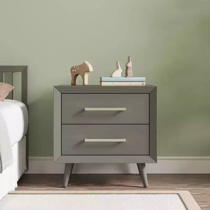 Table de chevet à 2 tiroirs Cranbrook Child Craft pour chambre de bébé ou d'enfant, grands tiroirs de rangement, en pin robuste, finition non toxique et sans danger pour les bébés