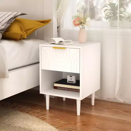 Table de chevet moderne blanche de 58 cm de haut avec un tiroir et une étagère ouverte, poignée dorée, idéale pour la décoration de chambre à coucher
