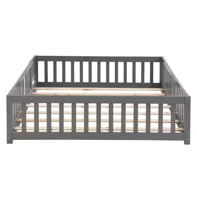Lit au sol Queen Size avec porte et barrière, lit Montessori avec garde-corps et lattes, cadre de lit plateforme en bois pour filles et garçons
