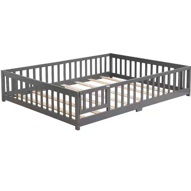 Lit au sol Queen Size avec porte et barrière, lit Montessori avec garde-corps et lattes, cadre de lit plateforme en bois pour filles et garçons