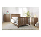 Ensemble de chambre de bébé 3 pièces Atwood de Child Craft, incluant un lit convertible 4-en-1, une commode et un chiffonnier