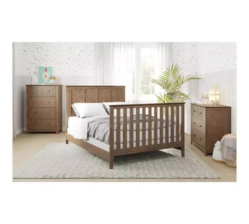 Ensemble de chambre de bébé 3 pièces Atwood de Child Craft, incluant un lit convertible 4-en-1, une commode et un chiffonnier