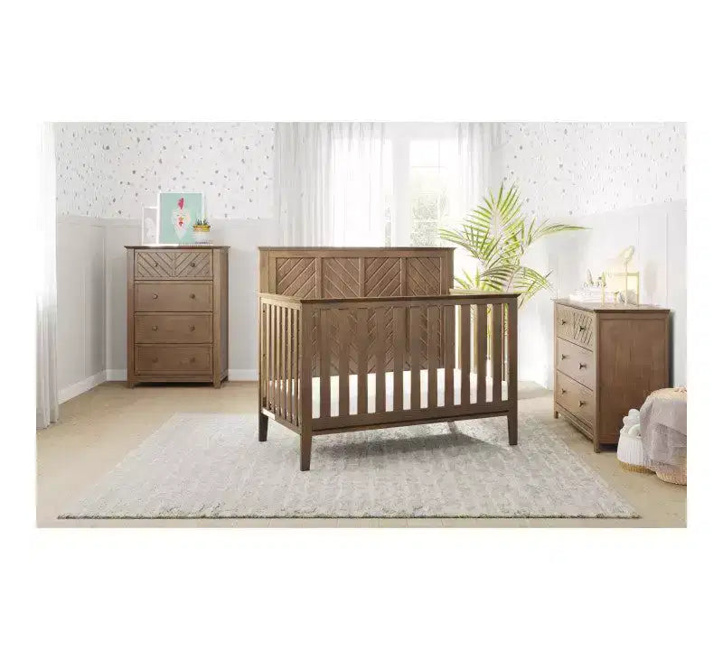 Ensemble de chambre de bébé 3 pièces Atwood de Child Craft, incluant un lit convertible 4-en-1, une commode et un chiffonnier