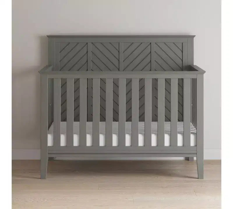 Ensemble de chambre de bébé 3 pièces Atwood de Child Craft, incluant un lit convertible 4-en-1, une commode et un chiffonnier