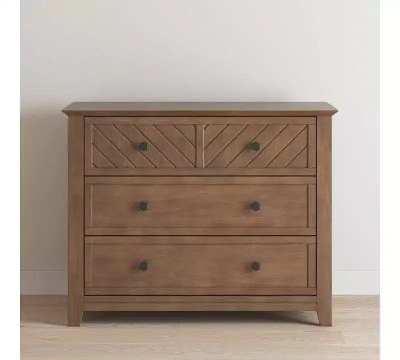 Ensemble de chambre de bébé 3 pièces Atwood de Child Craft, incluant un lit convertible 4-en-1, une commode et un chiffonnier