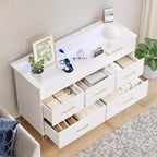 Commode LED avec station de recharge - Commode en bois moderne à 5 tiroirs de 119 cm de large, organisateur de rangement pour chambre à coucher, chambre de bébé, couloir et appartements