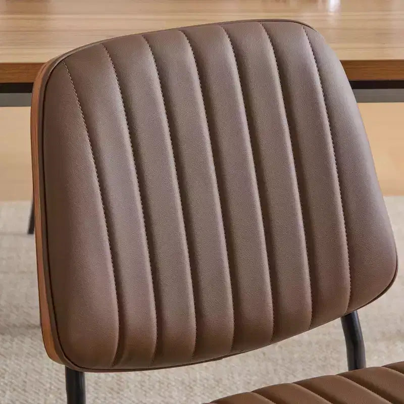 Lot de 2 chaises de cuisine TUYOHW en cuir synthétique avec pieds coniques en métal, chaises de salle à manger ergonomiques avec dossier incurvé, espacement des pieds plus large et plus profond
