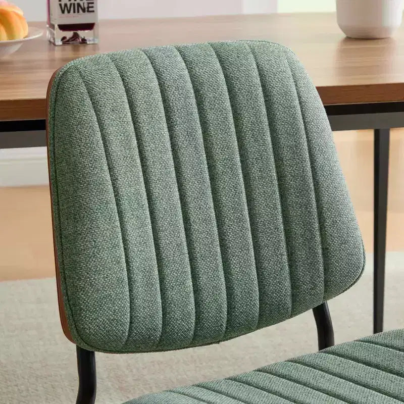 Lot de 2 chaises de cuisine TUYOHW en cuir synthétique avec pieds coniques en métal, chaises de salle à manger ergonomiques avec dossier incurvé, espacement des pieds plus large et plus profond