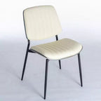 Lot de 2 chaises de cuisine TUYOHW en cuir synthétique avec pieds coniques en métal, chaises de salle à manger ergonomiques avec dossier incurvé, espacement des pieds plus large et plus profond