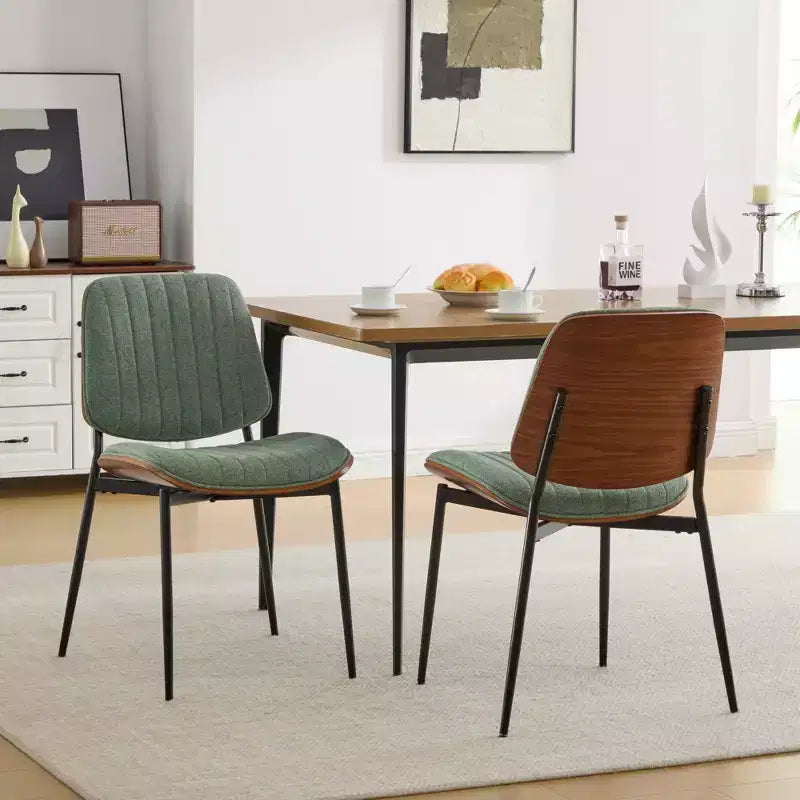 Lot de 2 chaises de cuisine TUYOHW en cuir synthétique avec pieds coniques en métal, chaises de salle à manger ergonomiques avec dossier incurvé, espacement des pieds plus large et plus profond