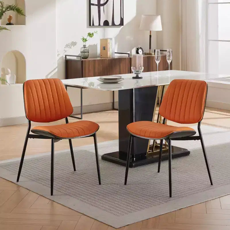 Lot de 2 chaises de cuisine TUYOHW en cuir synthétique avec pieds coniques en métal, chaises de salle à manger ergonomiques avec dossier incurvé, espacement des pieds plus large et plus profond