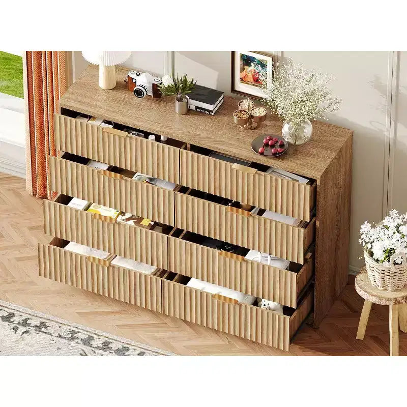 Commode cannelée pour chambre à coucher, commode à 8 tiroirs, grande capacité et anti-basculement, commode moderne avec poignées métalliques, rangement de placard en bois