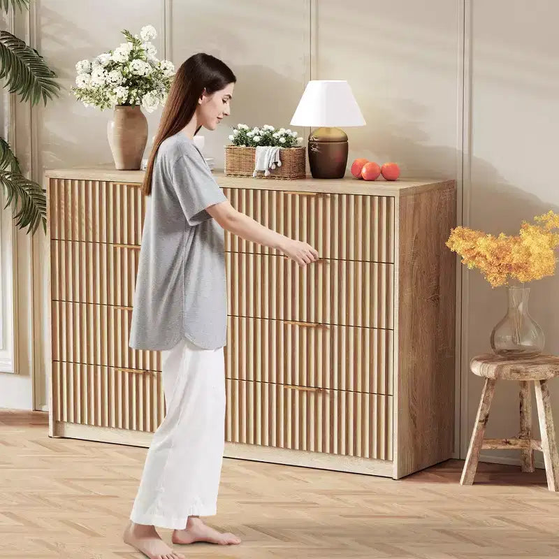 Commode cannelée pour chambre à coucher, commode à 8 tiroirs, grande capacité et anti-basculement, commode moderne avec poignées métalliques, rangement de placard en bois
