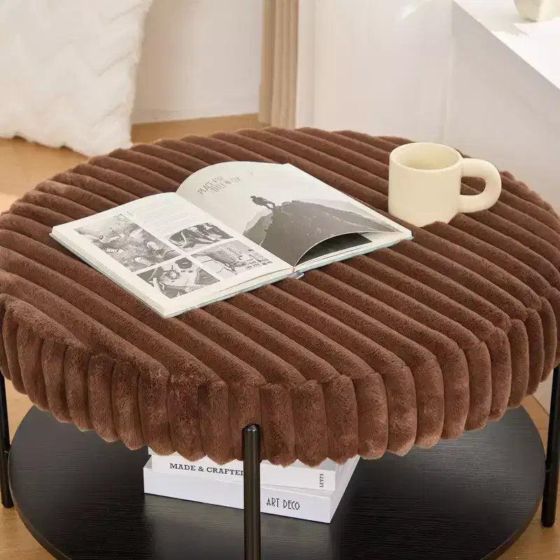 Table basse ottomane ronde 30,9, pouf rembourré en fausse fourrure, pieds en métal noir, étagère ouverte en bois, pour salon, chambre, entrée, hôtel