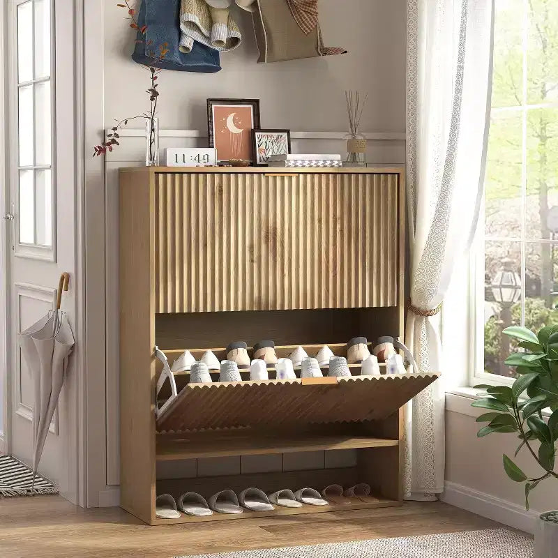 Meuble à chaussures cannelé pour entrée avec 2 tiroirs basculants et étagère ouverte inférieure, étagère à chaussures étroite avec crochets latéraux, meuble à chaussures fin