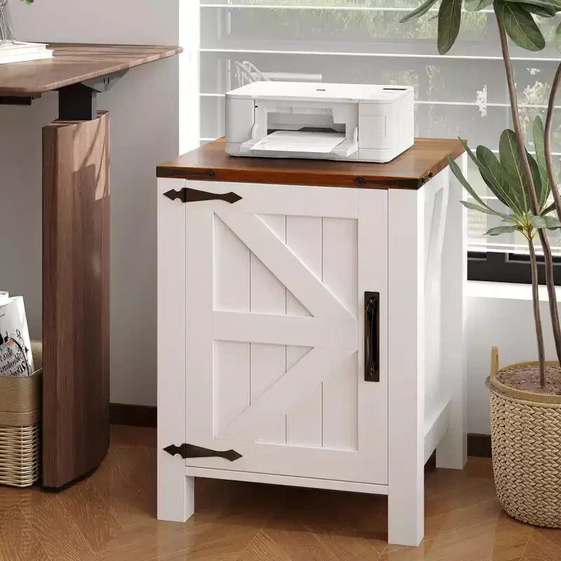 Lot de 2 tables de chevet de style ferme avec station de recharge, tables de chevet en bois de 18 pouces avec porte coulissante de style grange, tables d'appoint modernes à 2 niveaux pour chambre à coucher.