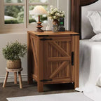 Lot de 2 tables de chevet de style ferme avec station de recharge, tables de chevet en bois de 18 pouces avec porte coulissante de style grange, tables d'appoint modernes à 2 niveaux pour chambre à coucher.