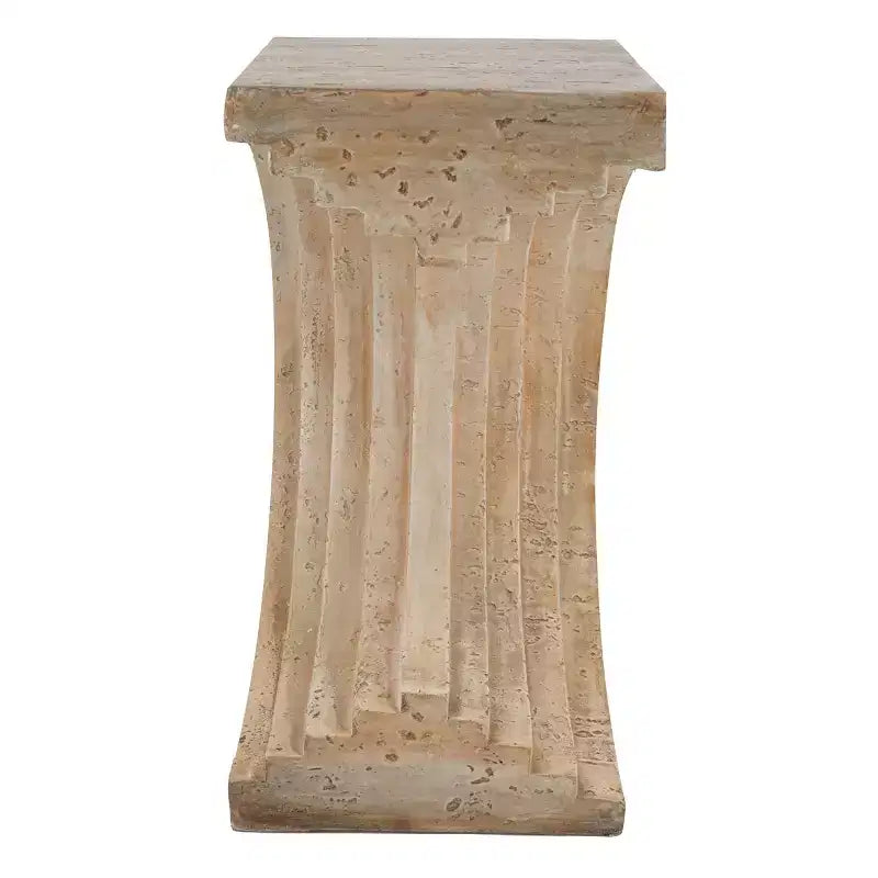 Table d'appoint sculpturale arquée GDFStudio Taehyung moderne en béton léger avec finition aspect travertin