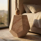 Table d'appoint d'extérieur en béton léger, design sculptural moderne, résistante aux intempéries et facile à déplacer pour patio, balcon ou jardin