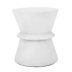Table d'appoint d'extérieur en béton léger, design sculptural moderne, résistante aux intempéries et facile à déplacer pour patio, balcon ou jardin