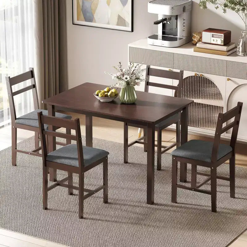 HOMCOM Ensemble table de salle à manger 5 pièces en bois massif pour 4, Table de cuisine de style campagnard avec chaises rembourrées pour petits espaces, Salle à manger