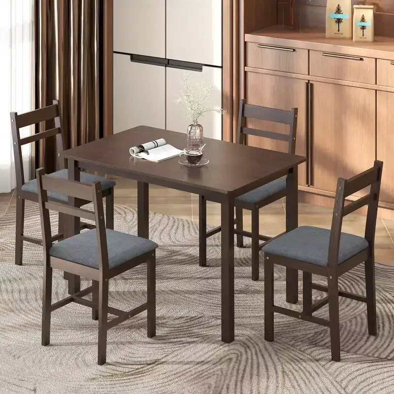 HOMCOM Ensemble table de salle à manger 5 pièces en bois massif pour 4, Table de cuisine de style campagnard avec chaises rembourrées pour petits espaces, Salle à manger