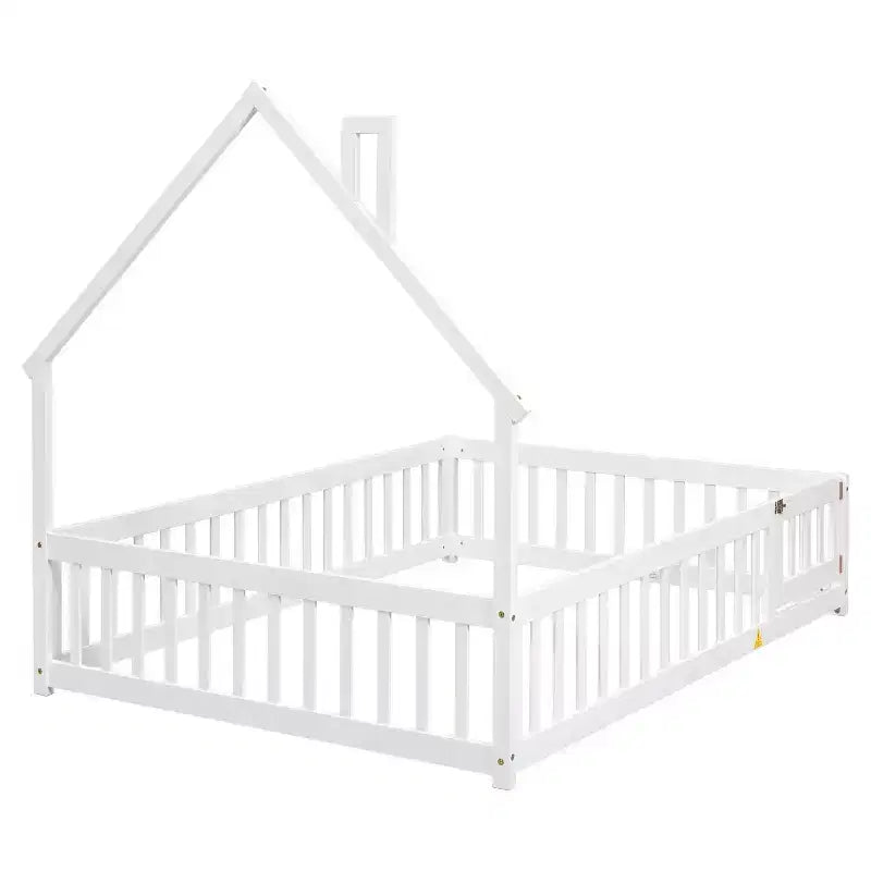 Lit cabane pleine grandeur pour enfants avec garde-corps, cadre de lit au sol en bois avec clôture pour chambre à coucher