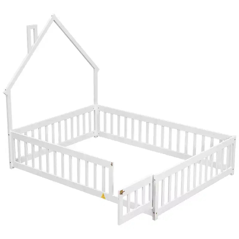 Lit cabane pleine grandeur pour enfants avec garde-corps, cadre de lit au sol en bois avec clôture pour chambre à coucher