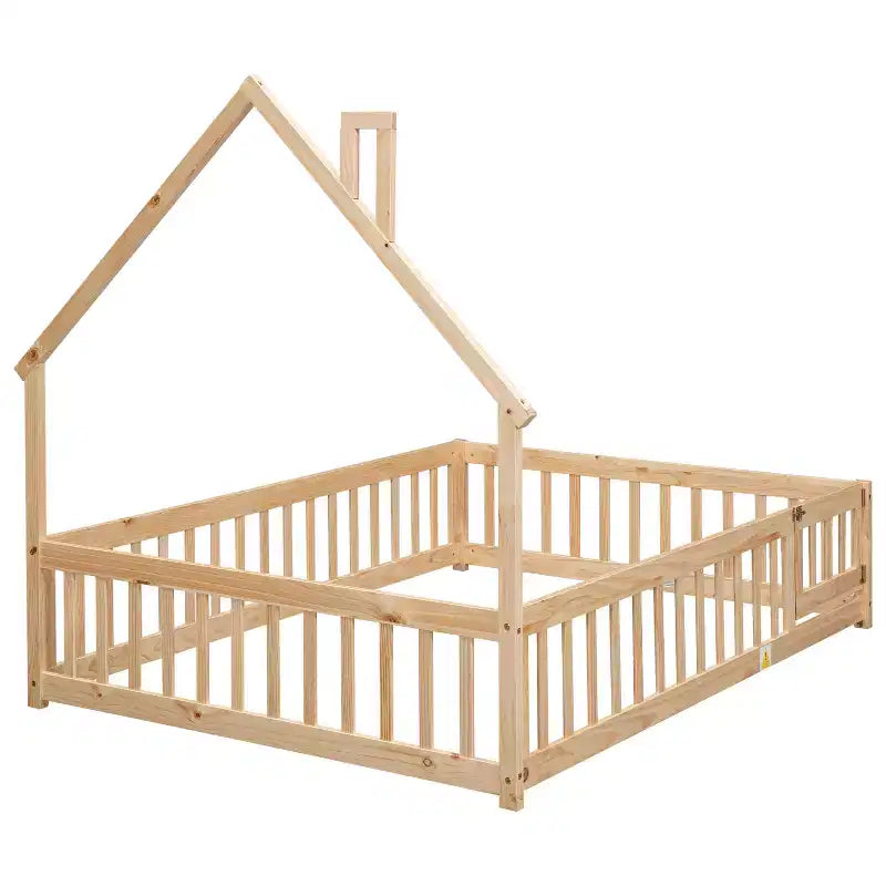 Lit cabane pleine grandeur pour enfants avec garde-corps, cadre de lit au sol en bois avec clôture pour chambre à coucher