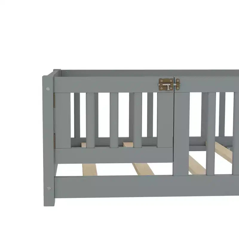 Lit au sol simple/double/grand format avec barrières de sécurité et porte, lit plateforme en bois pour enfants