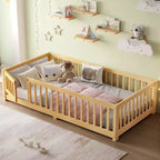 Lit au sol simple/double/grand format avec barrières de sécurité et porte, lit plateforme en bois pour enfants