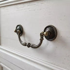 Famapy Table de Chevet de Ferme, Commode à 5 Tiroirs avec Boutons en Bronze Antique, pour Rangement de Chambre à Coucher, Commode Vieillie