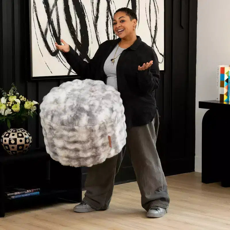 Pouf accent rond Raven Ottoman par Raven-Symon Home - Fausse fourrure