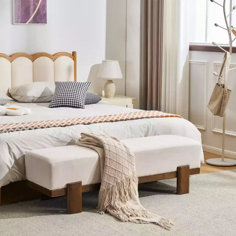 Banc rembourré Christopher Knight Home Blinny de 54,75 po de largeur avec pieds en bois d'hévéa