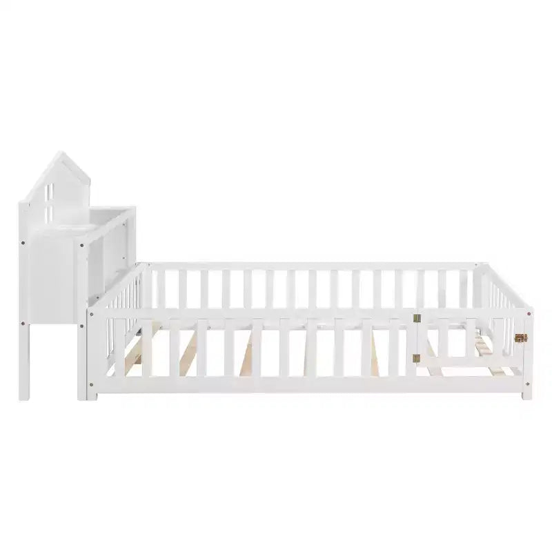 Lit de sol Montessori pleine grandeur avec bibliothèques, tableaux noirs et tête de lit de rangement, blanc