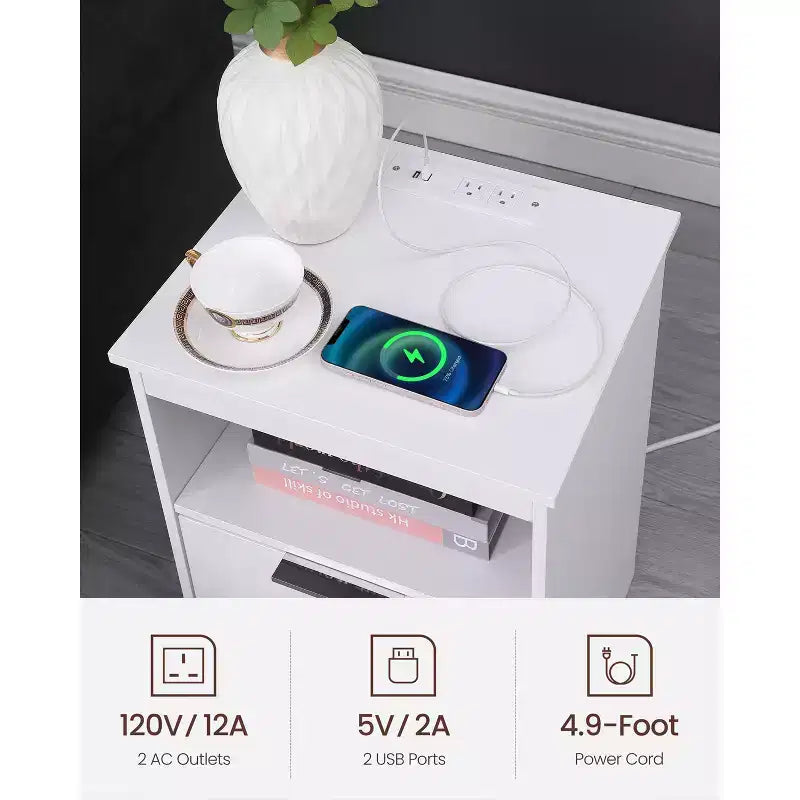 Conçue pour la commodité au quotidien, cette table de chevet avec station de charge, table d'appoint avec 2 tiroirs, table d'appoint en bois avec tiroir et ouverture.