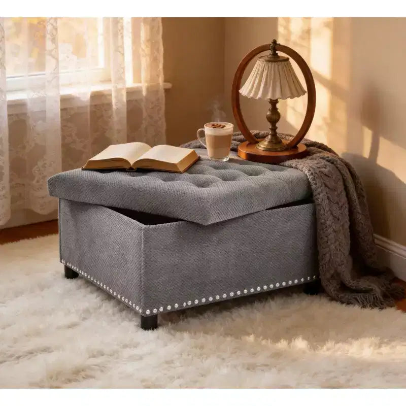 Pouf de rangement carré capitonné GDFStudio Sapir avec clous décoratifs
