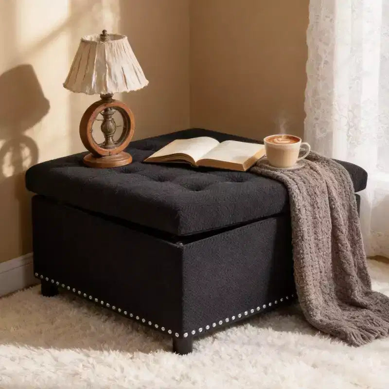 Pouf de rangement carré capitonné GDFStudio Sapir avec clous décoratifs