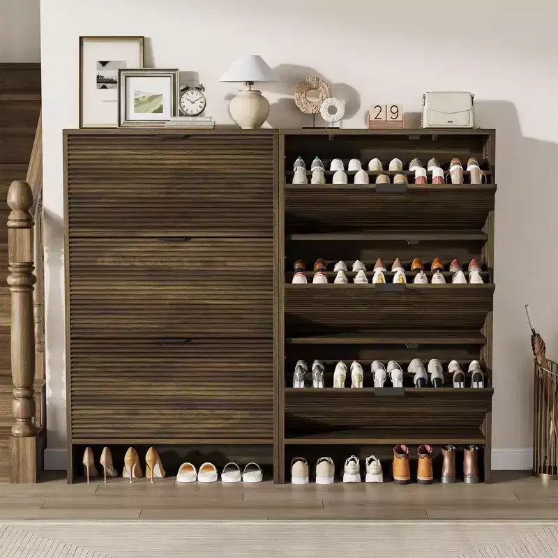 Meuble à chaussures haut cannelé avec 3 tiroirs basculants, meuble de rangement à chaussures dissimulé autonome de 32 po de large pour entrée étroite, couloir et placard