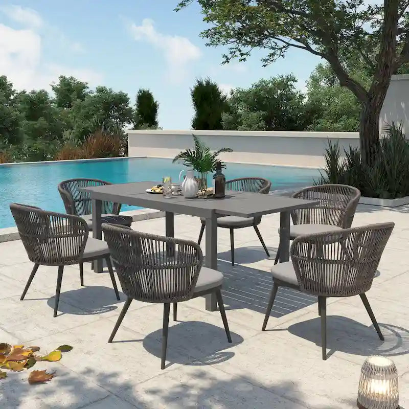Chaises et table extensible pour salle à manger d'extérieur